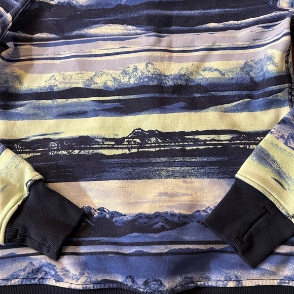 IVIVVA LULULEMON GIRLS SIZE 12 BLUE MOUNTAIN PATTERN ZIPPERED JACKET/HOODIE - Picture 6 of 10